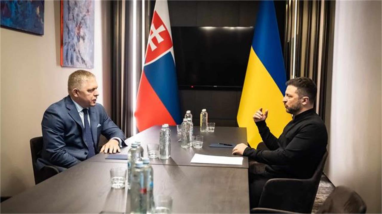 Slovakia Threatens to Stop Electricity to Ukraine Unless Kyiv Resumes Piping Russian Oil